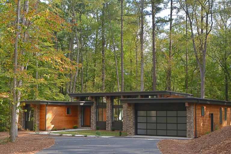 House in Durham, NC that has exterior lighting installed by MSS Ortiz
