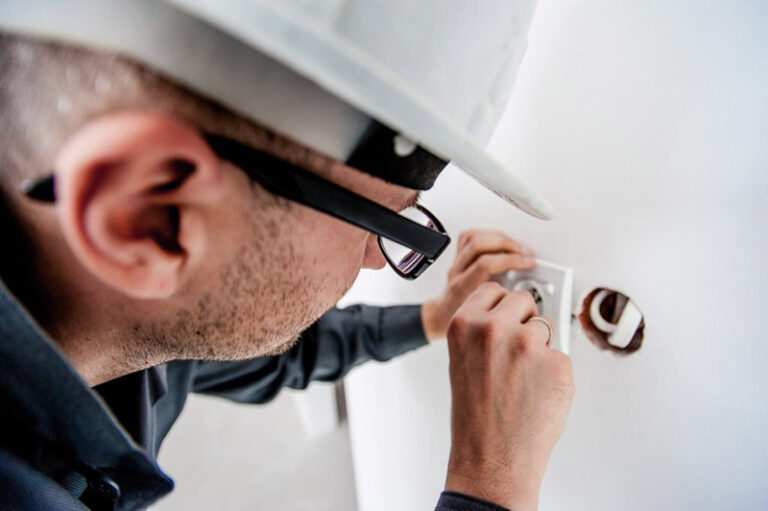 Commercial-electrician